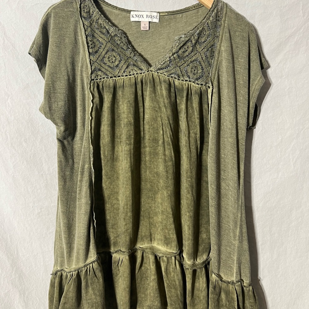 Knox Rose olive green boho top size small